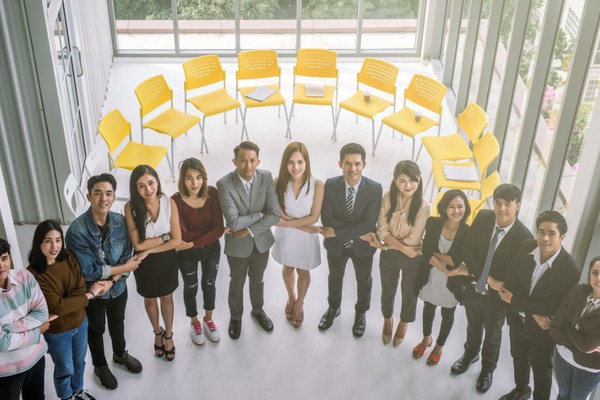 Hình ảnh game thủ Esports đang thi đấu với logo onebet88